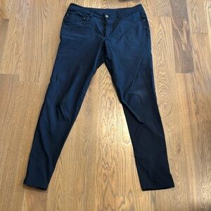 Lulu Lemon athletica - ABC Navy Chinos - 32/32 Slim Fit